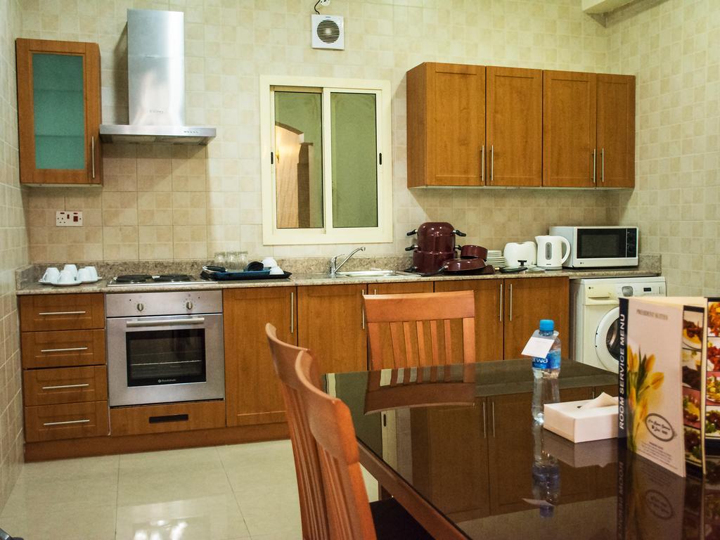 President Suites Apartments Manama Exterior foto